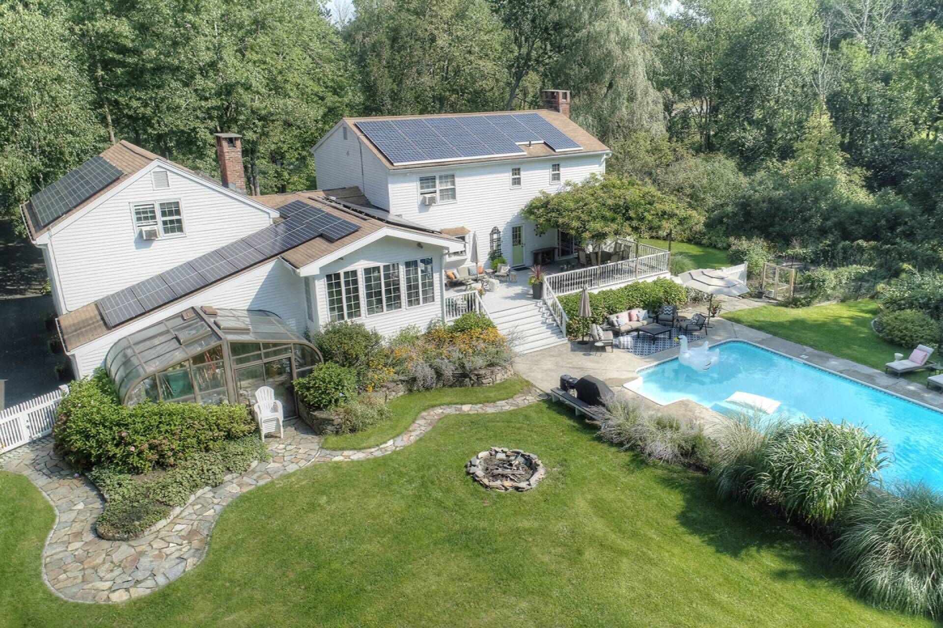 Redding Relaxation Haven - Tranquil Home with Pool, Gardens Galore