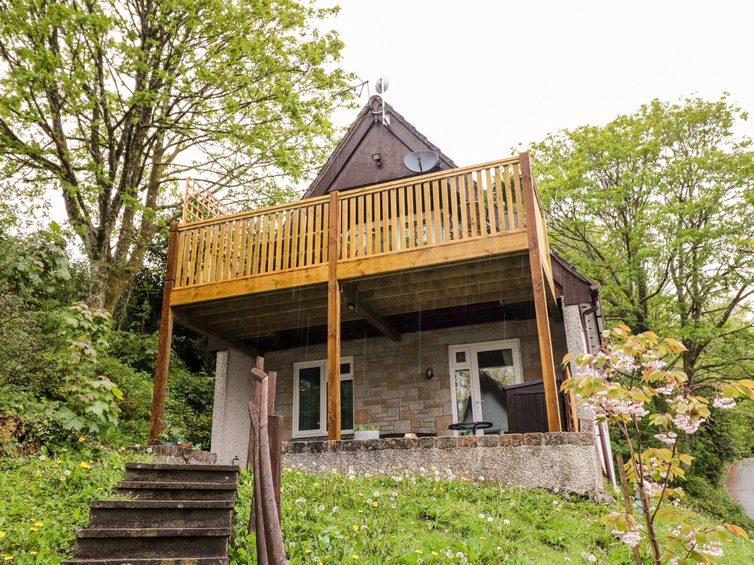 VALLEY LODGE 56, pet friendly, country holiday cottage in Callington