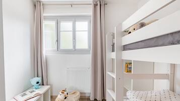 3 bedrooms, iron/ironing board, travel cot, WiFi