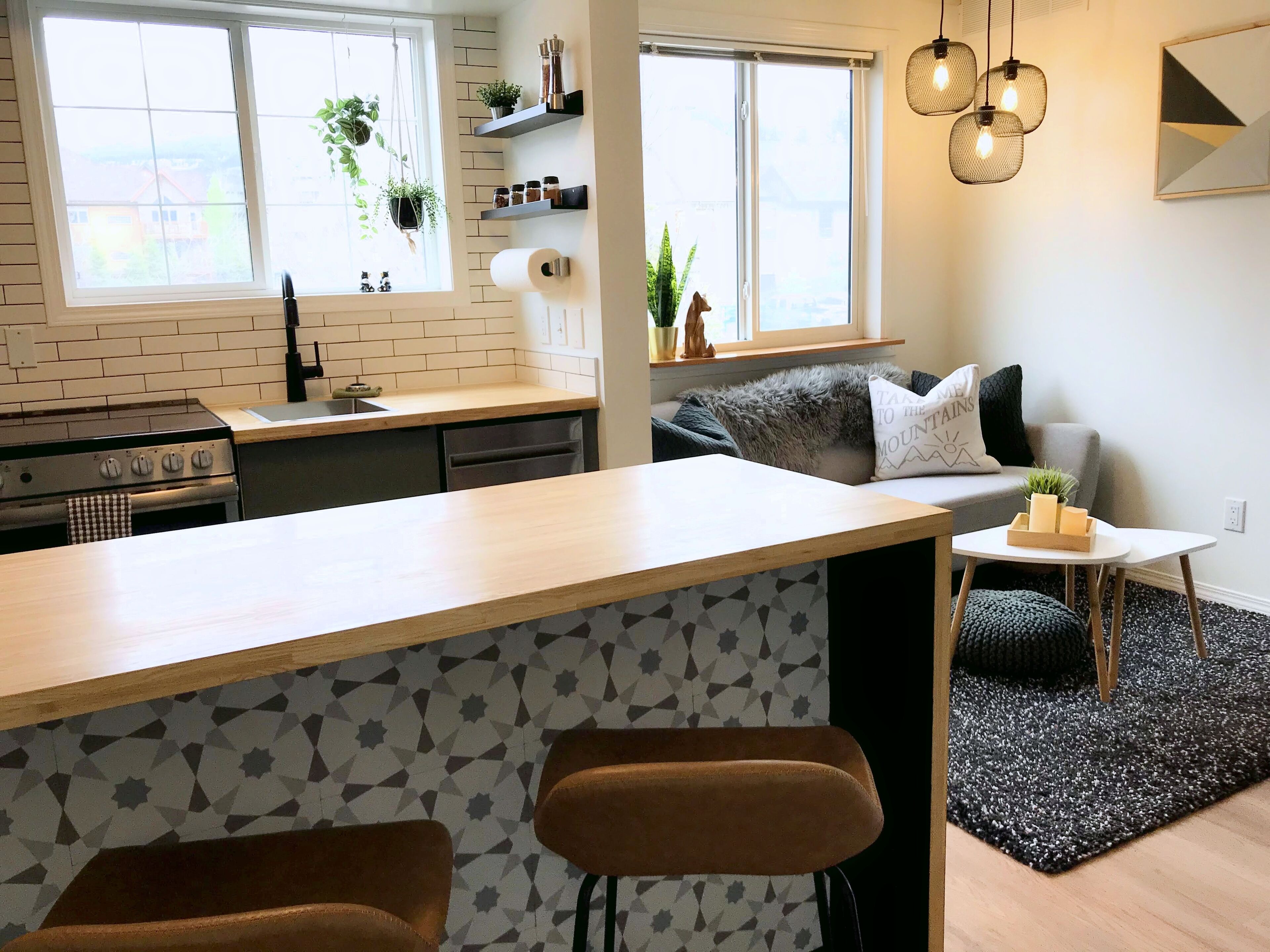 Cozy Corner Mountain View Oasis