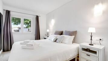 3 dormitorios, tabla de planchar con plancha, wifi gratis y ropa de cama