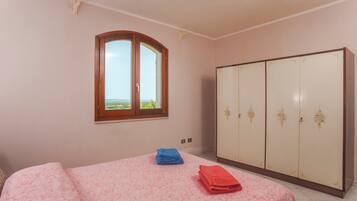 2 chambres, fer et planche Ă repasser, Wi-Fi gratuit, draps fournis