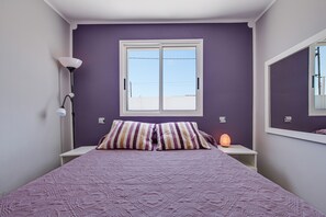 4 bedrooms, iron/ironing board, free WiFi, bed sheets