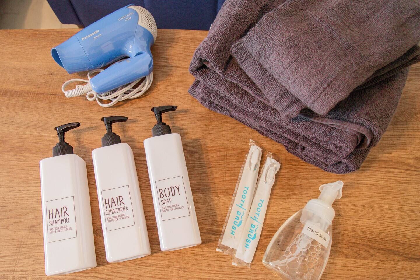 Twin Room, Non Smoking | Bathroom amenities | Separate bathtub and shower, free toiletries, hair dryer, slippers