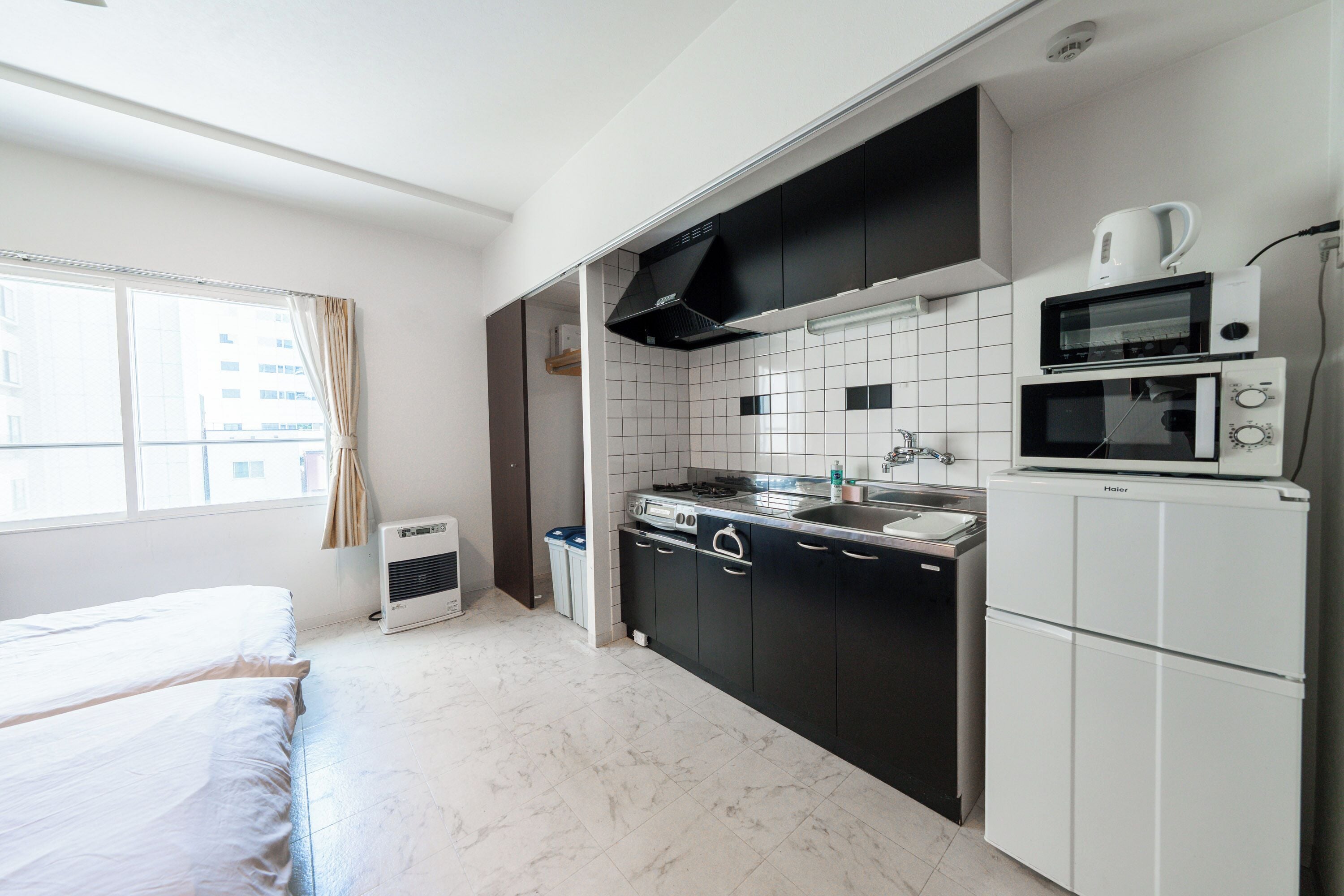 Fridge, microwave, stovetop, electric kettle