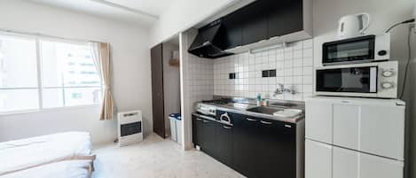 Fridge, microwave, stovetop, electric kettle