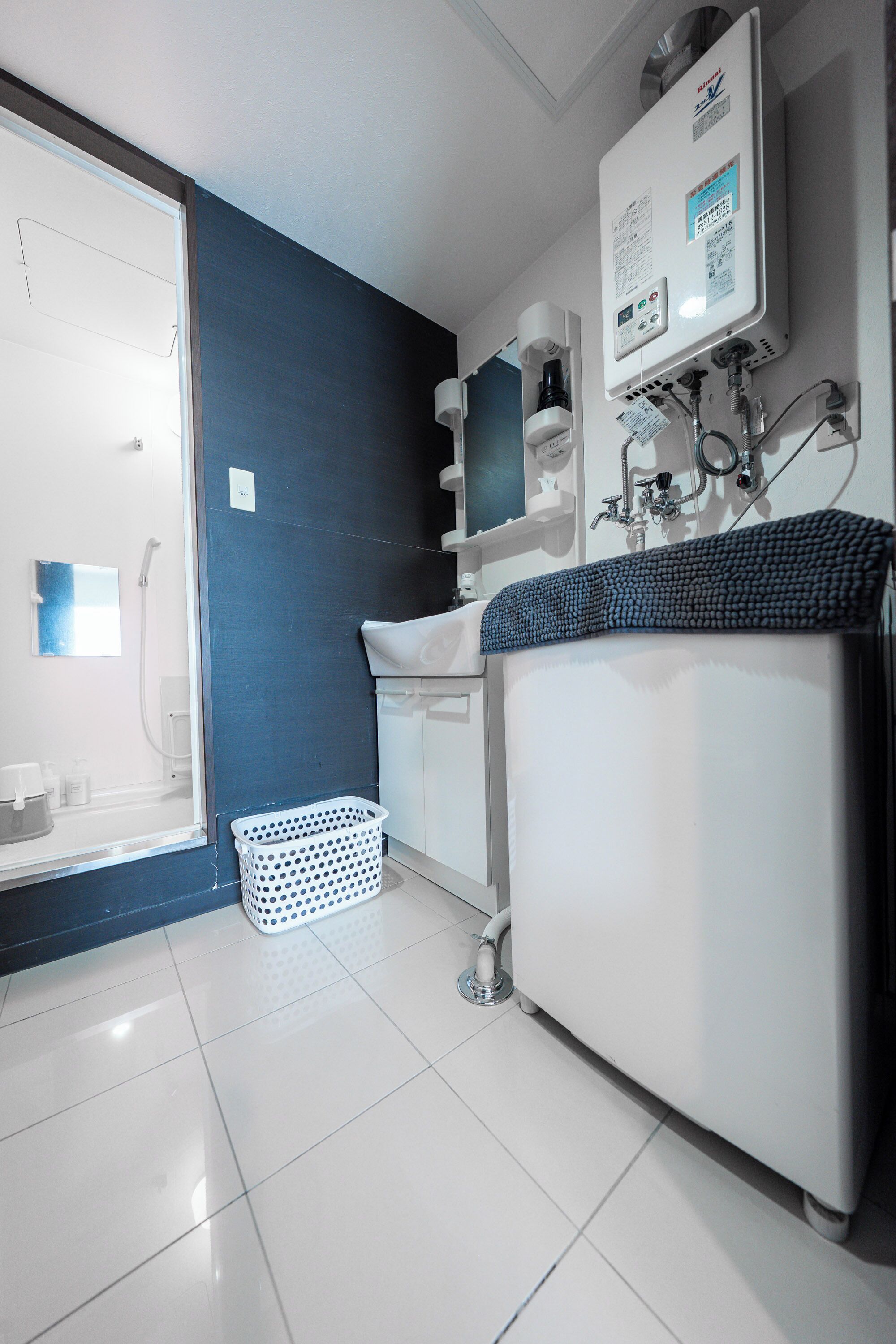 Bañera y ducha independientes y artículos de higiene personal gratuitos