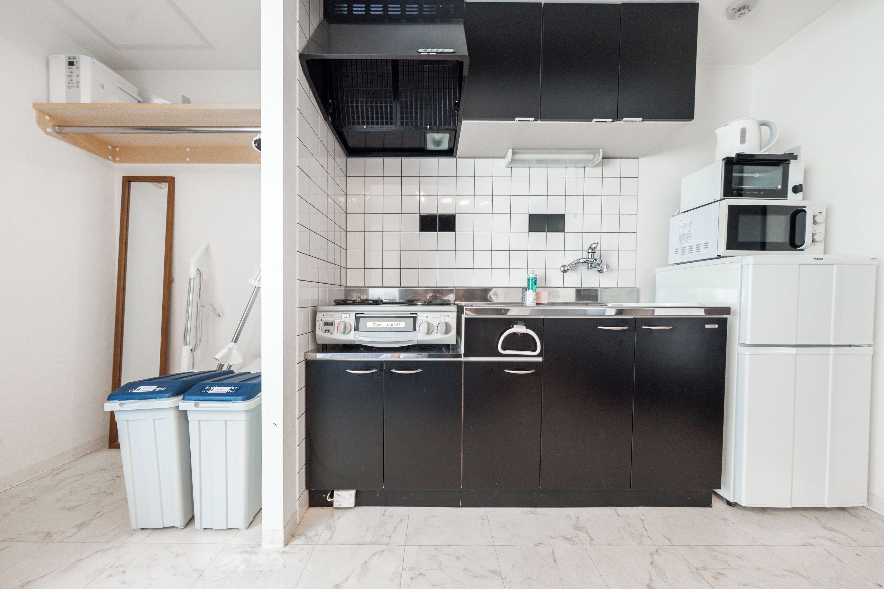 Fridge, microwave, stovetop, electric kettle