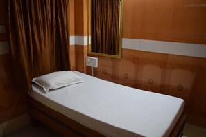Room - Sri Saibaba Guest House (Puducherry)
