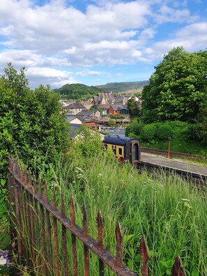 Property grounds - Cosy cottage central location (Llangollen)