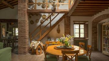 تناول الطعام