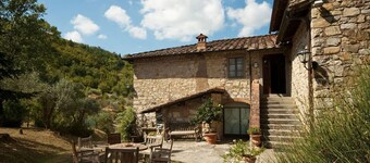 Docciole: Chianti Villa and Pool for 12