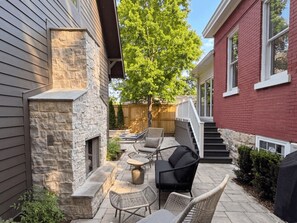 Terrace/patio - Woodland Villa — Heated Pool, Hot Tub, Gym, Grill, Fire Pit (Nashville)