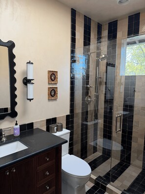 Combined shower/bathtub, hair dryer, towels, soap - Woodland Villa • Heated Pool, Hot Tub, Gym, Grill, Fire Pit (Nashville)
