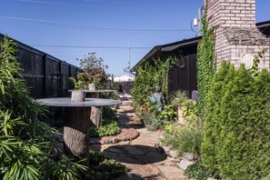 Terrace/patio - Five Points House 2 • Heated Pool, Hot Tub, Bar, Grill, Fire Pit (Nashville)