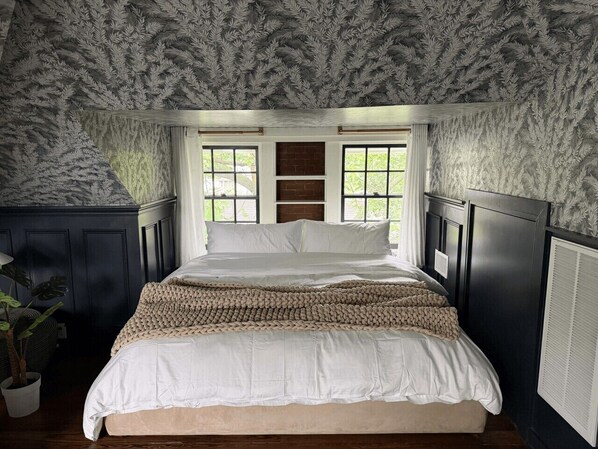 6 Schlafzimmer, Betten mit Memory-Foam-Matratzen, Schreibtisch