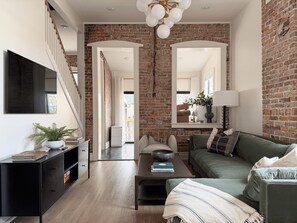 Smart TV, fireplace, video games, Netflix