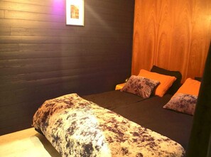 1 chambre, fer et planche à repasser, lit parapluie, Wi-Fi gratuit