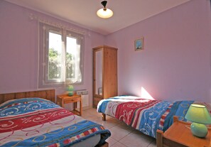 2 bedrooms, iron/ironing board, travel crib, free WiFi