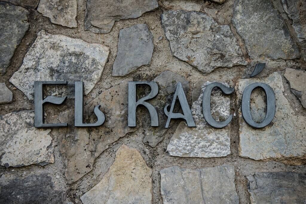 Stunning seven-hectare estate in the district of Bages, right in the heart of Catalunya