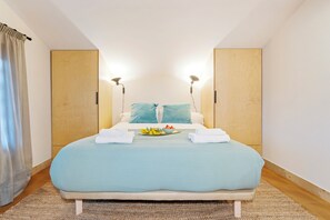 7 bedrooms, iron/ironing board, free WiFi, bed sheets