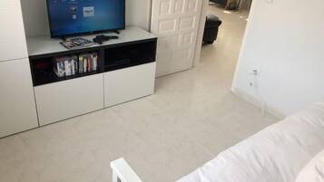 3 slaapkamers, een strijkplank/strijkijzer, wifi