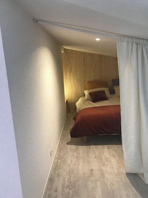 1 bedroom, iron/ironing board, free WiFi, bed sheets