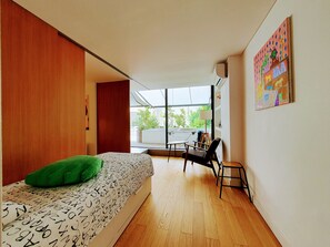 1 chambre, bureau, fer et planche à repasser, accès au Wi-Fi (inclus)
