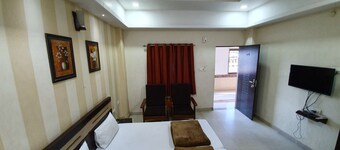 welcome to Hotel Manuhar Inn