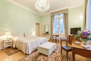 9 Schlafzimmer, Internetzugang, Bettwäsche