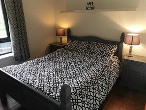 Apartment, Multiple Beds | 2 bedrooms, iron/ironing board, free WiFi, bed sheets - Beautiful 2-bed Apartment in Ballycastle (Ballycastle)