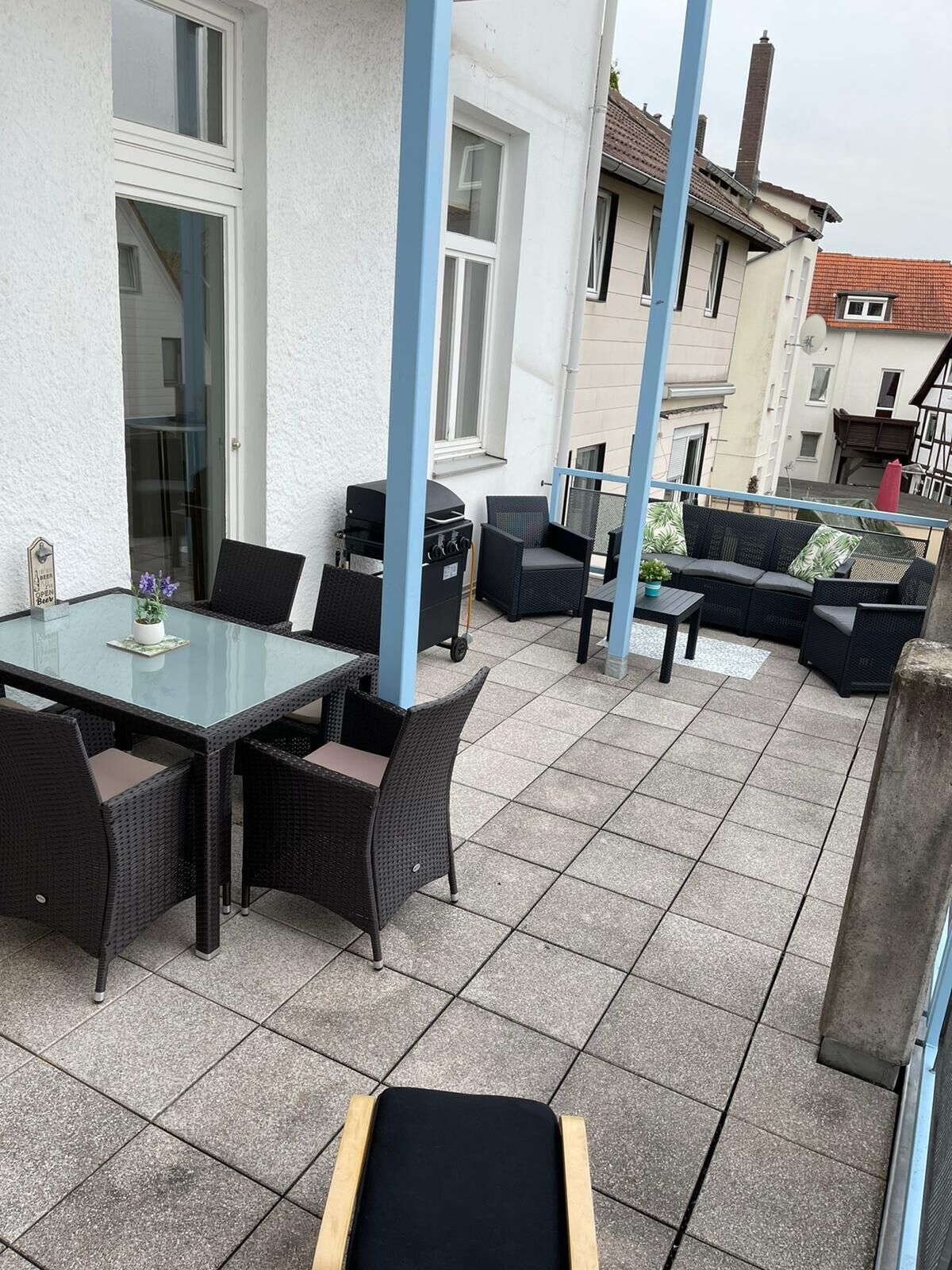 Comfort-Apartment | Wohnbereich | 81-cm-Smart-TV mit Kabelempfang, Fernseher, Netflix