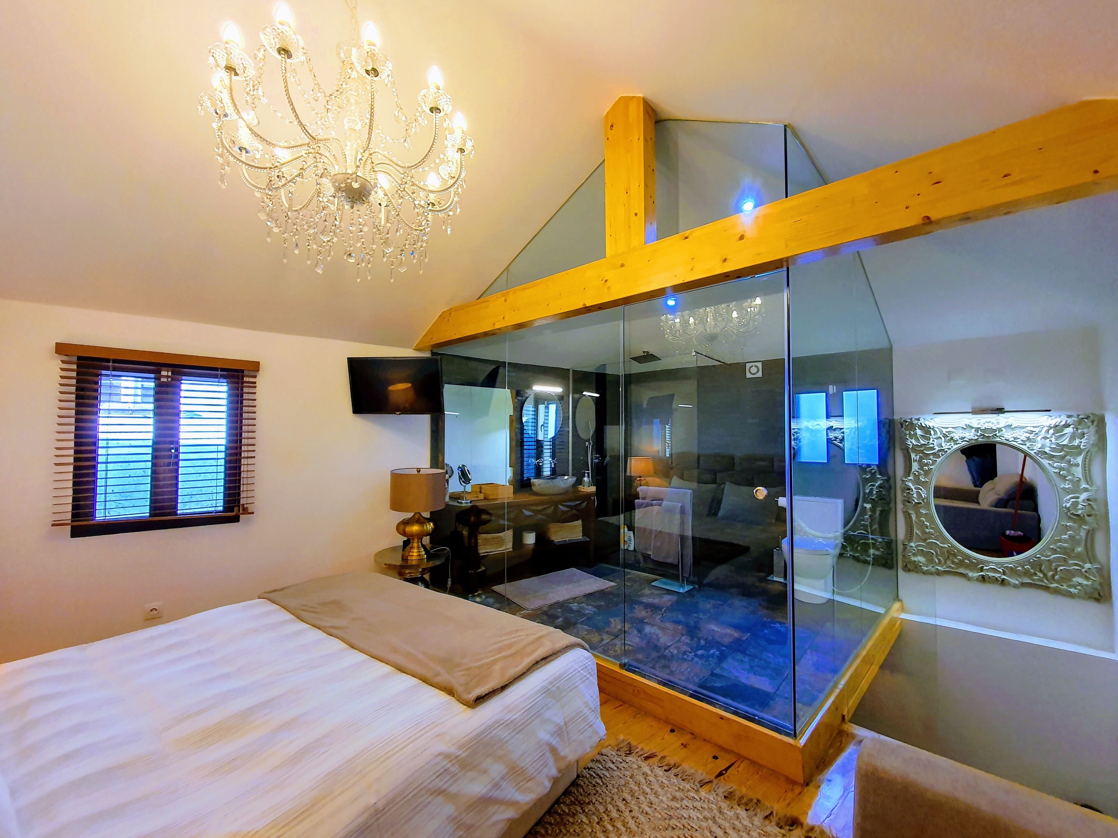 1 多间卧室、熨斗/熨衣板、免费 WiFi、床单