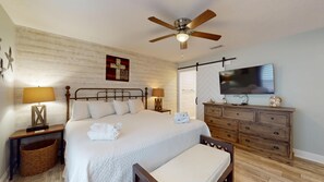 3 dormitorios, tabla de planchar con plancha, wifi gratis y ropa de cama
