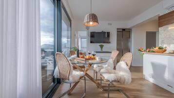 Deluxe Villa | 5 bedrooms, Egyptian cotton sheets, premium bedding, in-room safe