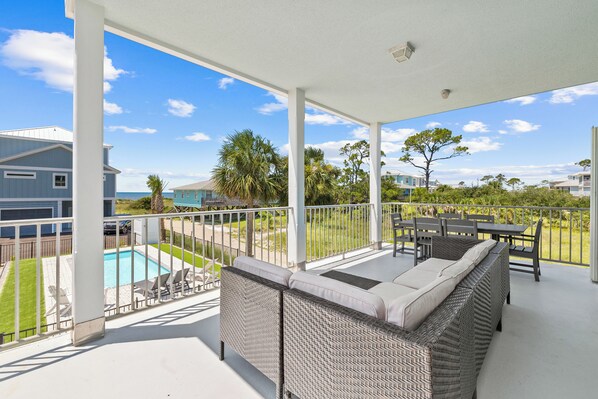Outdoor dining