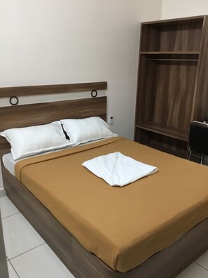 Individually furnished, rollaway beds, free WiFi, bed sheets - Grand Chariot (Vellore)
