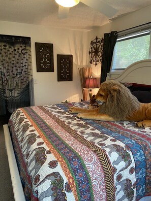 4 bedrooms, travel cot, free WiFi, bed sheets