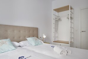 2 chambres, fer et planche à repasser, Wi-Fi gratuit, draps fournis