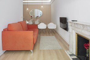 TV - OPARI -- Basque Stay (San Sebastián/Donostia)