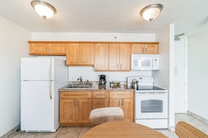 Condo, 1 Bedroom | Private kitchen