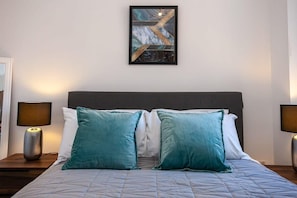 2 slaapkamers, een strijkplank/strijkijzer, wifi, beddengoed