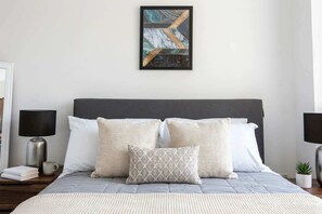 2 slaapkamers, een strijkplank/strijkijzer, wifi, beddengoed