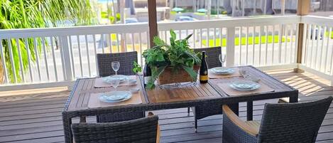 Maison, 4 chambres | Restauration en plein air