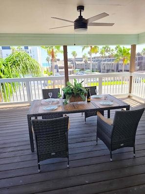 House, 4 Bedrooms | Outdoor dining - 126 E Pike 4 Bedroom Home by RedAwning (South Padre Island)
