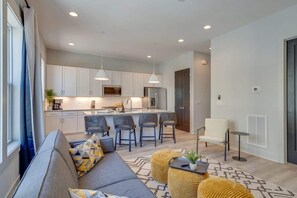 Televisión, estéreo y oficina 