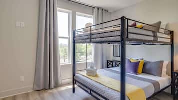 5 bedrooms, desk, iron/ironing board, WiFi