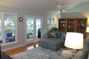 Smart TV, books, stereo - Located on prime street in Dewey Beach walking to everything with brand new POOL (Dewey Beach)