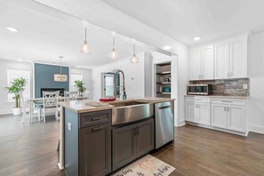 冰箱、洗碗机、茶具/咖啡用具、厨具/餐具