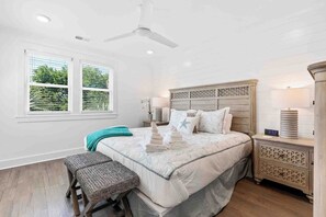 6 bedrooms, iron/ironing board, Internet, bed sheets